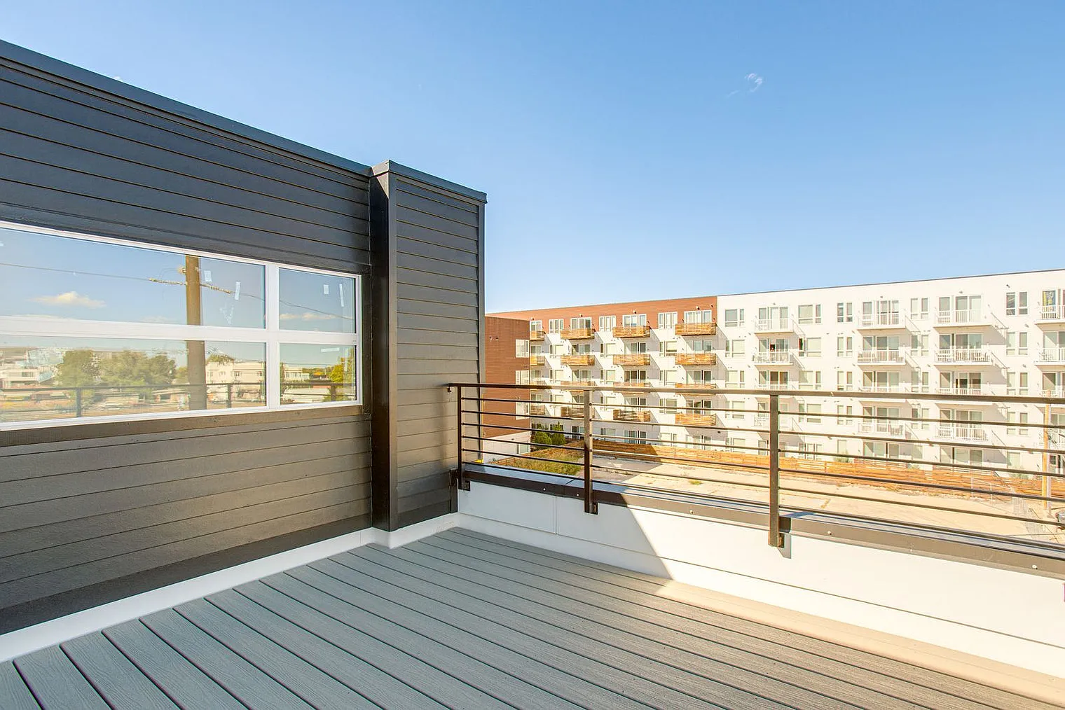 2 bed, 1.0 bath, 1194 sqft, $6,838 — Photo 3