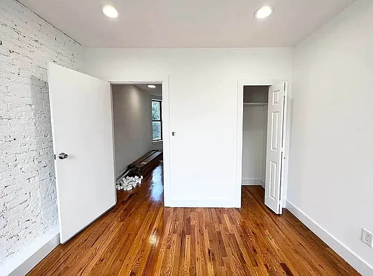 Rented by EastMount Realty LLC | media 4