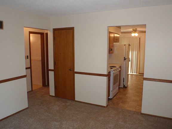 Living Room/Closet/Entrance into Kitchen