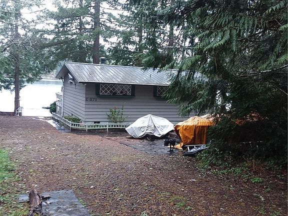 3rd image of 871 E Trails End Dr