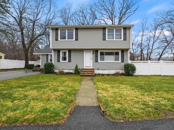 9 Mooney Rd, Burlington, MA 01803