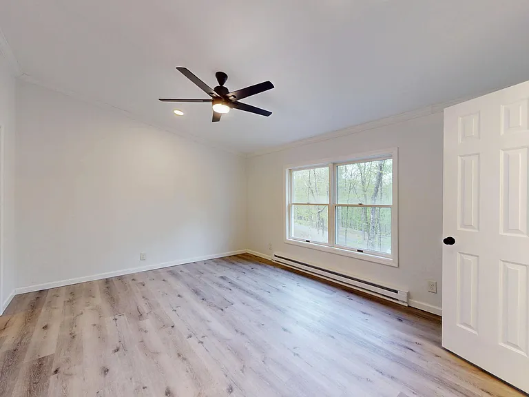 101 Arbutus Ct — Photo 14