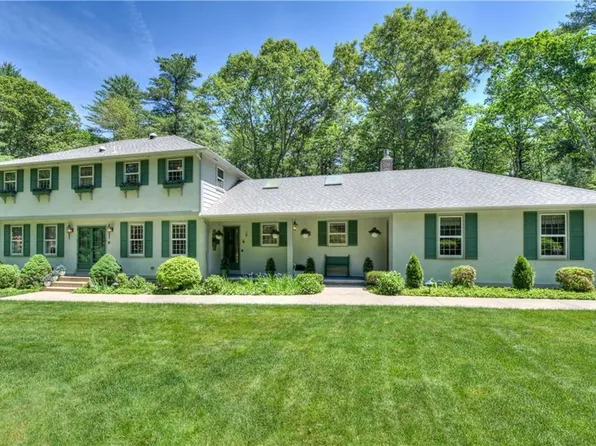 1420 Diplomat Dr, East Greenwich, RI 02818