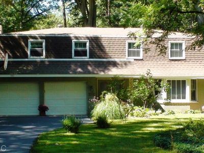 356 Waukazoo Dr, Holland, MI, 49424