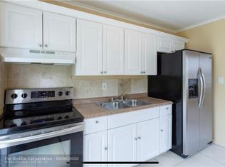 808 W 4th St, Riviera Beach, FL 33404