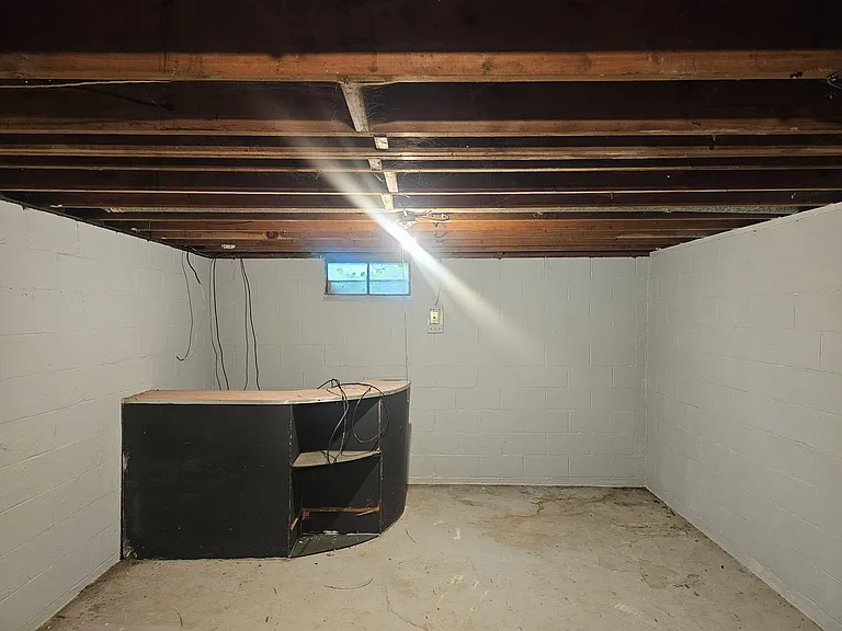 1062 Brentnell Ave — Photo 9
