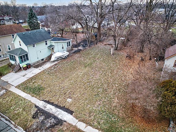 3rd image of 404 Almyra Ave