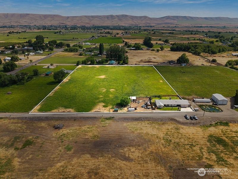 2nd image of 7802 Hicks Road