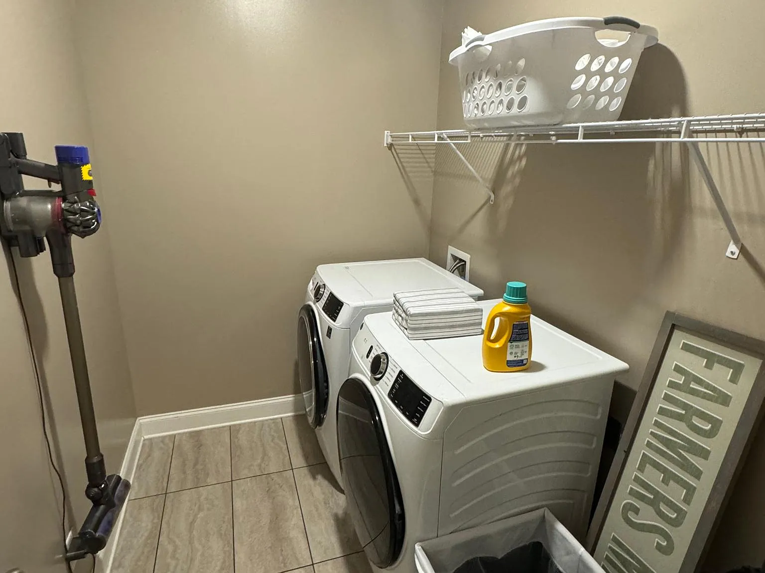 4 bed, 2.5 bath, 2910 sqft, $4,000 — Photo 4