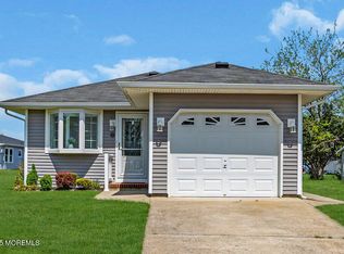 7 Venezia St, Toms River, NJ 08757