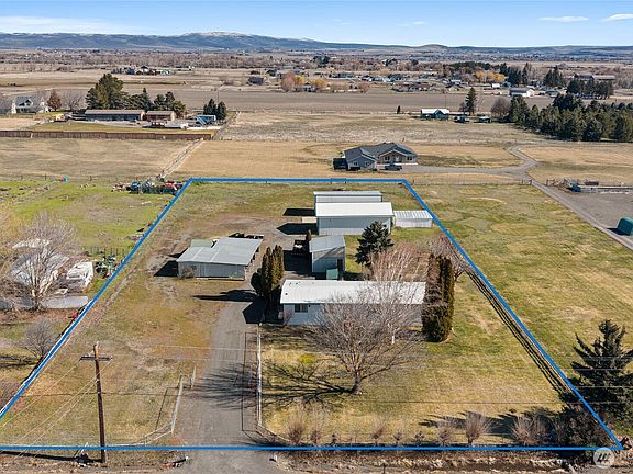2nd image of 370 Wilson Creek Road