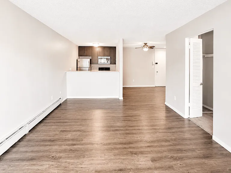 Lexington Hills Apartments — Photo 106