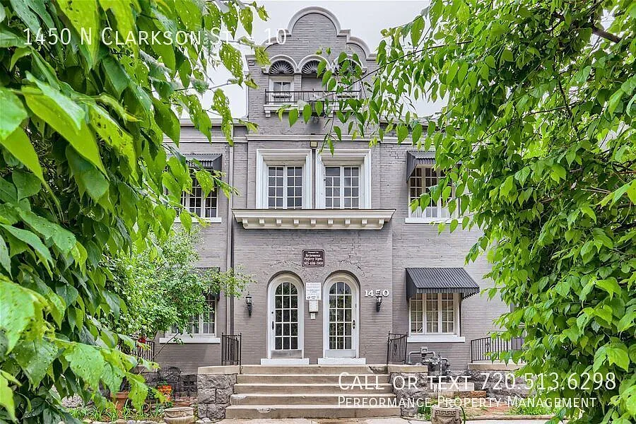 Gorgeous Garden-Level Capitol Hill Apartment! - One Month Free — Photo 2