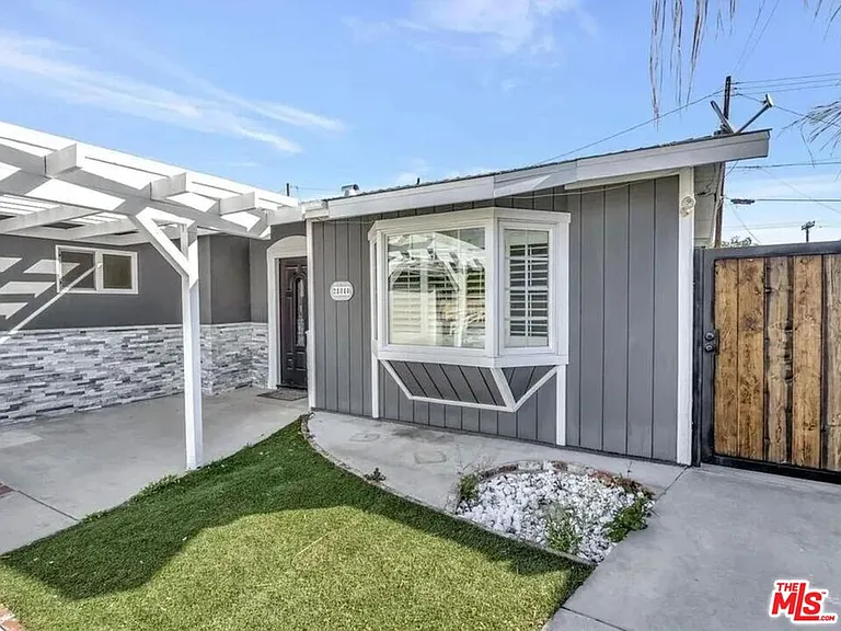 28040 Ermine Pl — Photo 7