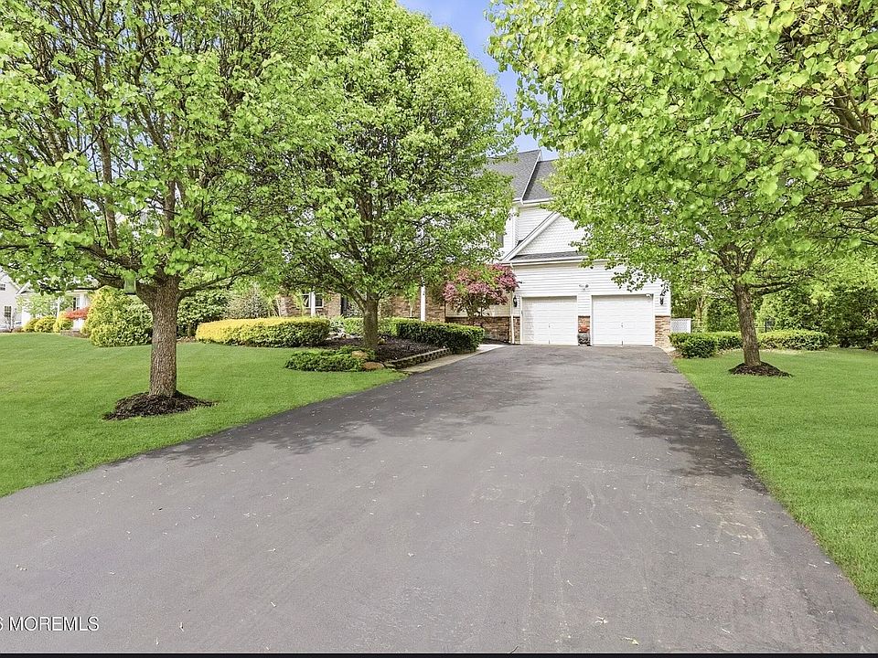 1st image of 59 Greenwich Dr