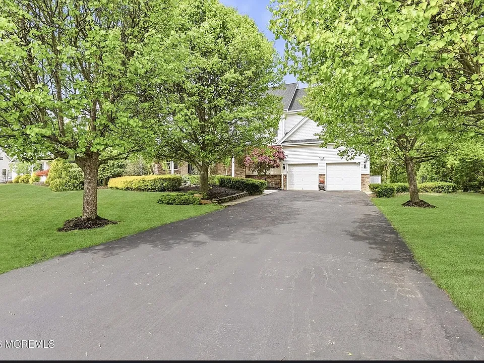 59 Greenwich Dr
