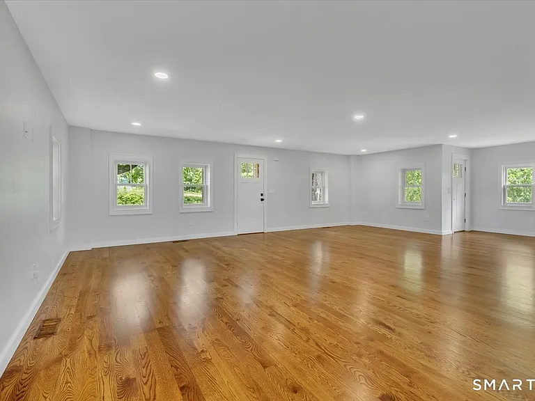 183 Bailey St — Photo 13