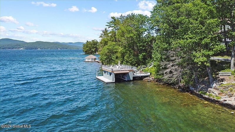 3rd image of 705 Gull Bay Road