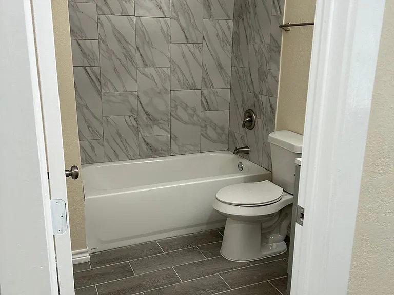 705 Azalea St — Photo 4