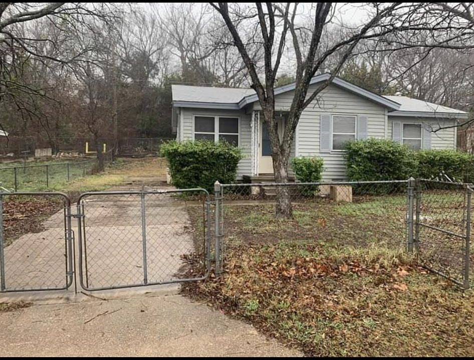 1st image of 608 Hill St