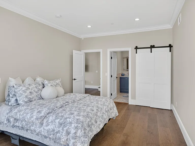 405 Blumont St — Photo 10