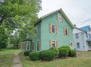 17 Orchard St, Wallkill, NY 12589