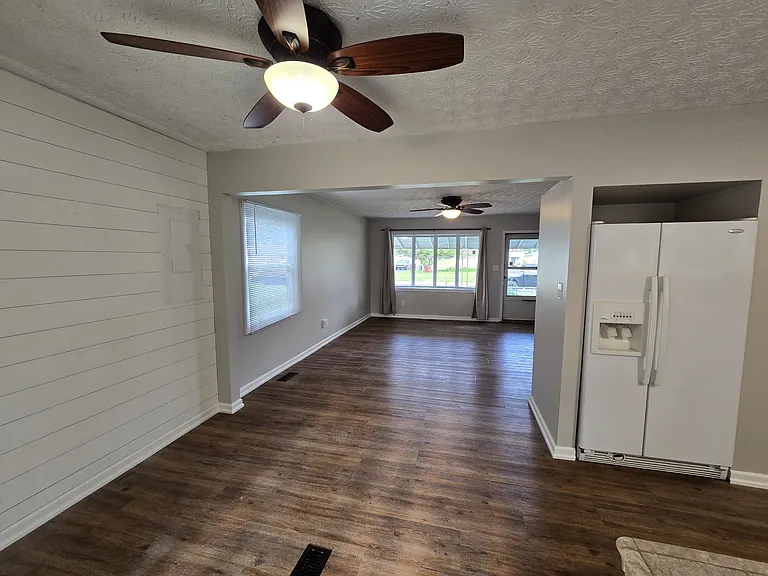 4333 Maplegrove Dr — Photo 6