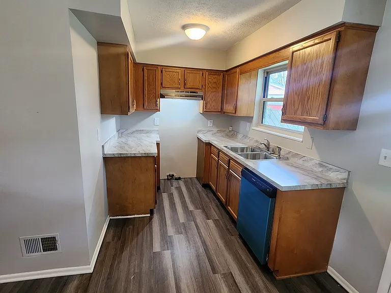 10210 Nola Dr — Photo 6