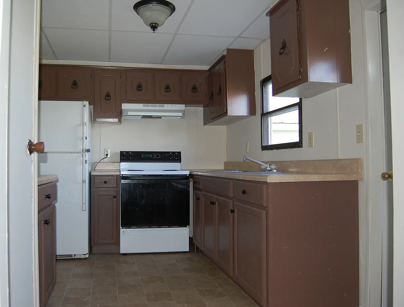 Coming Soon 3 Bedroom 1 Bath W/Huge Yard — Photo 4