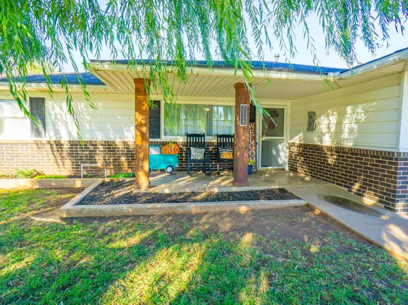 2115 1st St, Woodward, OK 73801