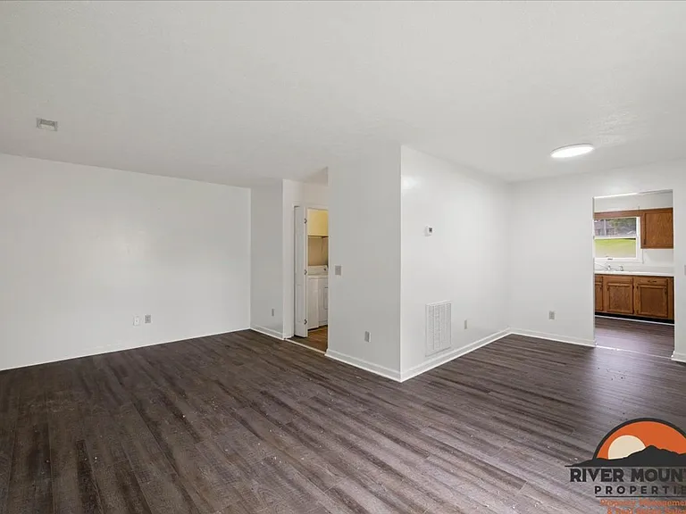 1485 Sandy Cir — Photo 9