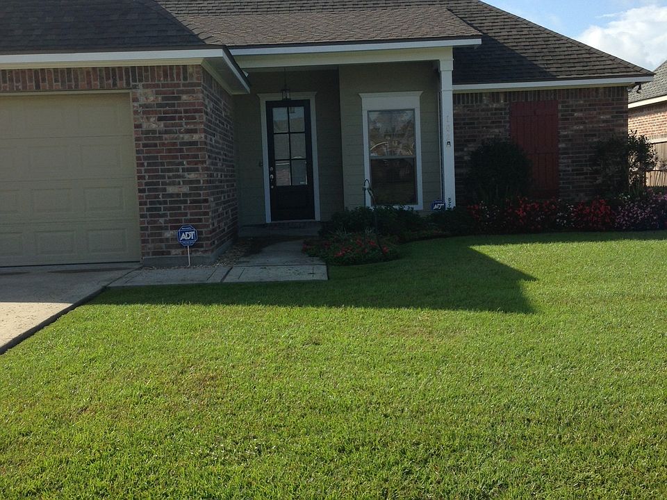 1st image of 102 Tall Oaks Ln