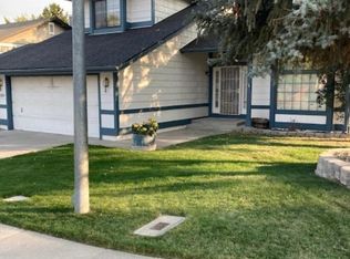 5230 Mountcrest Ln, Reno, NV 89523