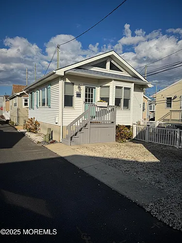 120 W Chadwick Way Photo 1