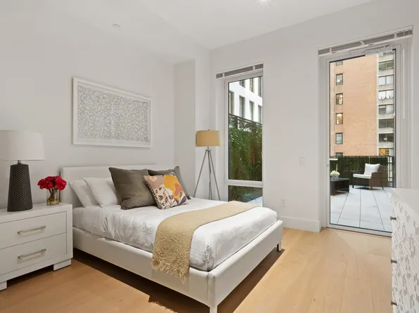 15 West 61st Street image 1 of 17