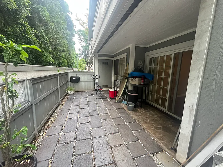 447 Mananai Pl #C — Photo 11