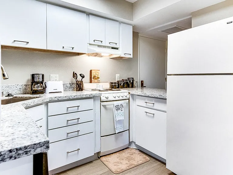Gateway Park - 55+ Active Adult Apartments — Photo 15