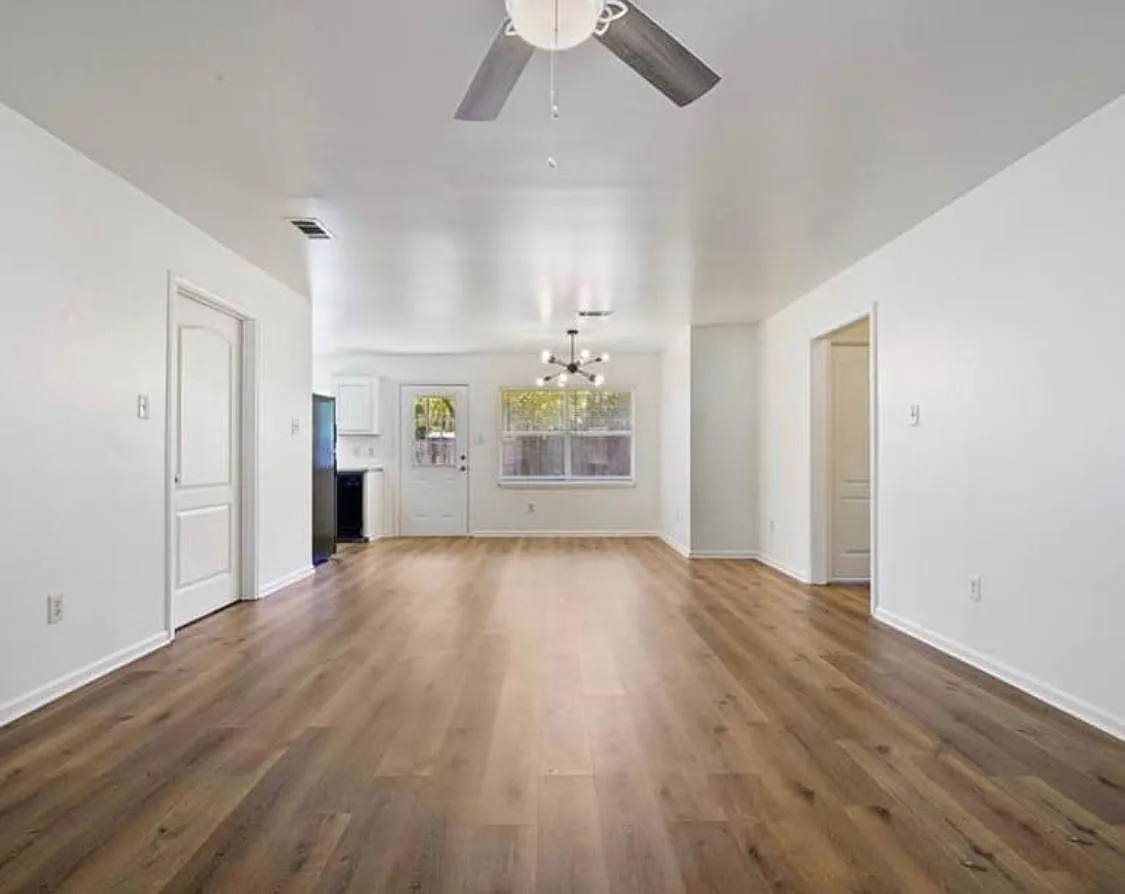 3 bed, 1250 sqft, $1,400 — Photo 4