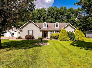 15271 Rue Belle Ln, Johnston City, IL 62951