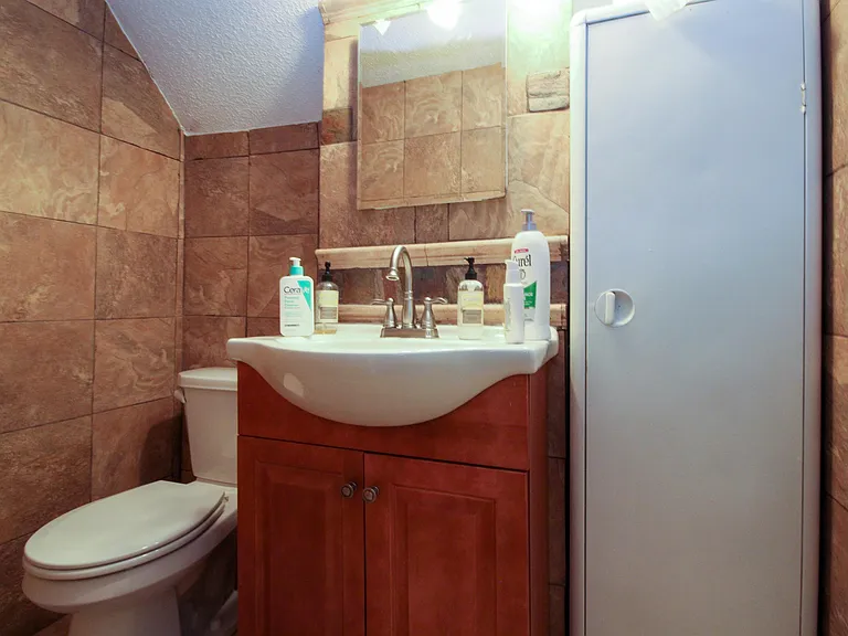 1602 Madison St NE — Photo 20