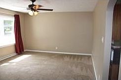 3rd image of 419 Simmons St