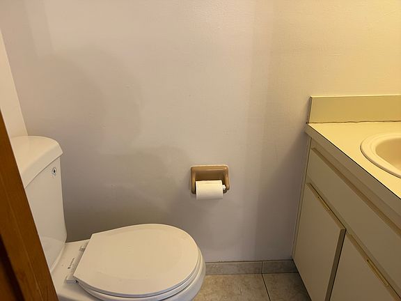 half bath room downstairs