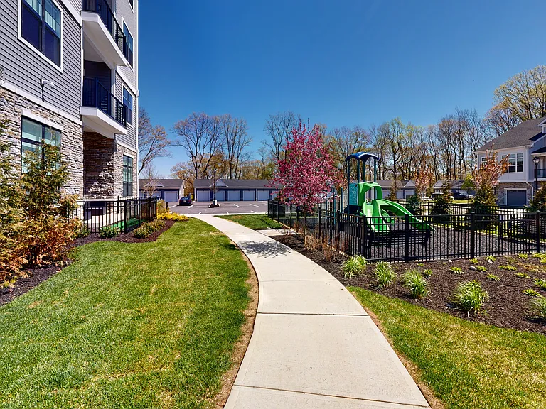 Woodbrook at Randolph — Photo 40
