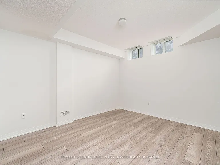 123 Schmeltzer Cres — Photo 26