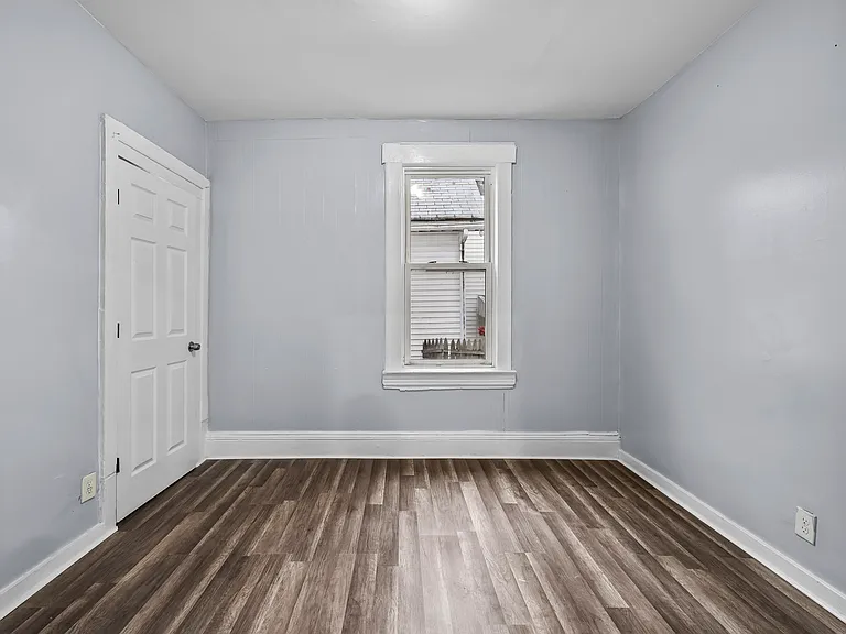 145 E 31st St #1 — Photo 13