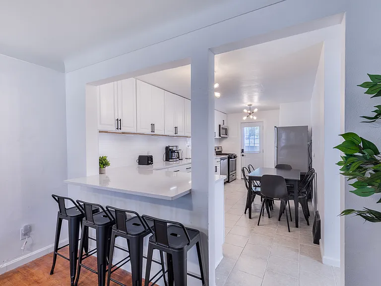 6042 Hancock Ave — Photo 6