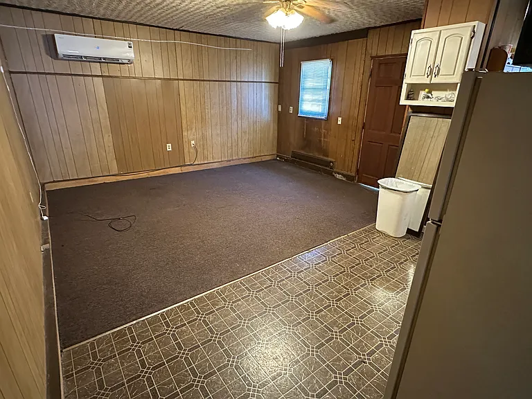 217 W Washington Ext — Photo 4