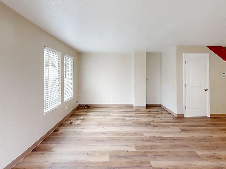 111 NW Columbia Ave #1 — Photo 9