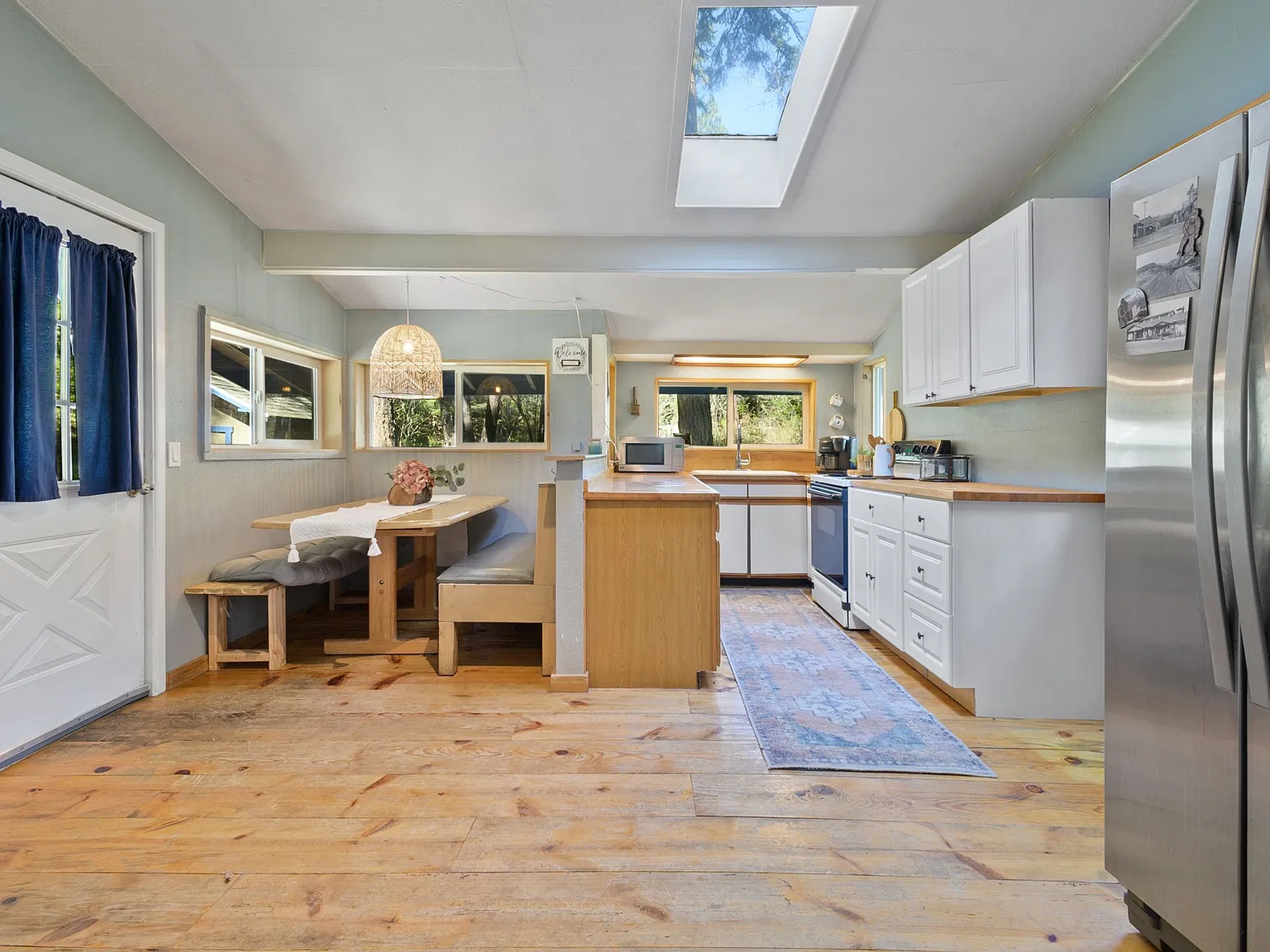 1 bed, 849 sqft, $2,700 — Photo 2