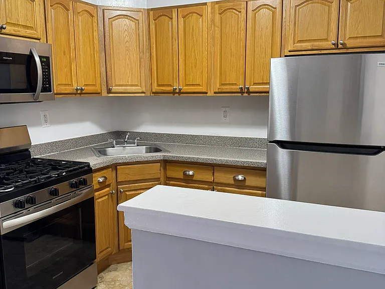 56-10 94th St #6U — Photo 3